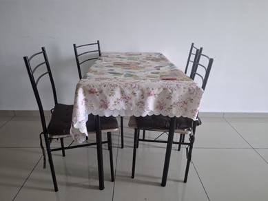 Meja Makan (Dining Table)