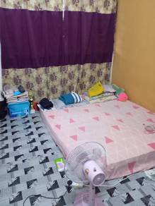 Room in Serdang, SGR