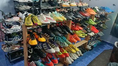 kasut bola 
