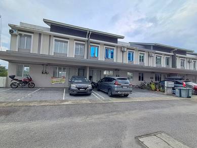 Townhouse Condo For Sale in Townhouse @ Garden Villa