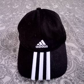 Topi Adidas