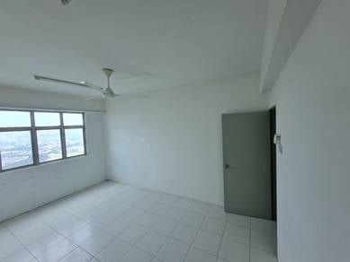 Condominium For Sale in Pinang Laguna