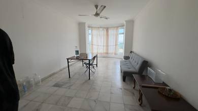 Condominium For Sale in Endah Regal