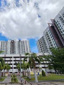 Condominium For Rent in Royale Infinity