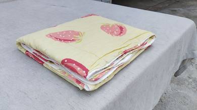 B835 Selimut Toto 200x205cm AUSSINO Queen Comforte