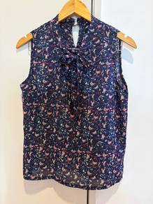 Sleeveless chiffon printed blouse