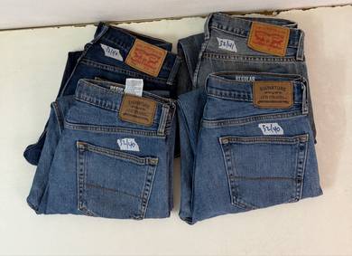 Levi’s Jeans sz 32 Combo::