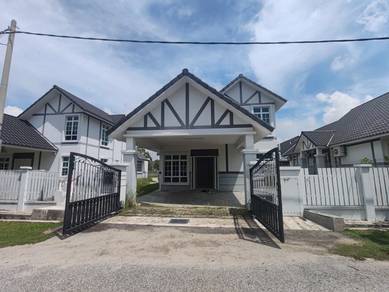 Bungalow House For Rent in Jasin,MLK