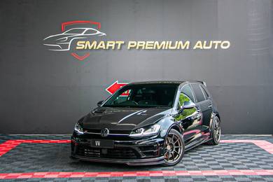 2015 Volkswagen Golf R (TECH PACK)
