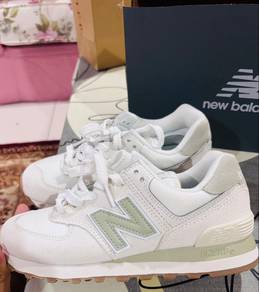 New Balance 574 White - Size EU 36 - Brand New