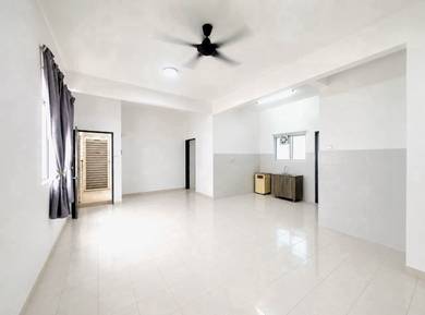 Townhouse For Sale in Saujana Utama,SGR