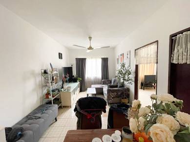 Apartment For Sale in Vista Subang