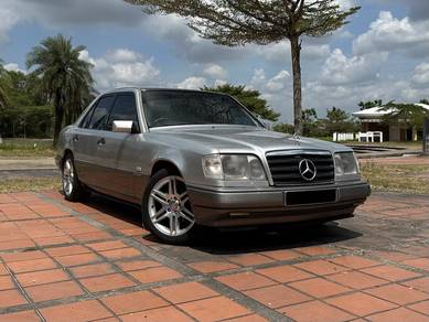 Mercedes Benz E200 200 CLASSIC (CBU) in Nilai, NSN