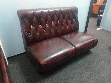 2 seater high back Chesterfiled Sofa(without arm)