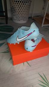 Kasut Nike Tiempo