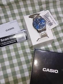 Casio watch ( brand new )