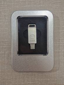 Brand New 64GB USB 3.0 Flash Drive