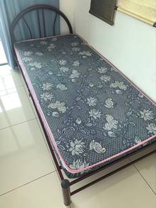Single bed flames and mattress