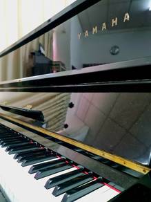 Yamaha piano 