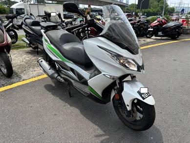 Kawasaki J300