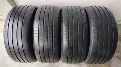 Michelin Primacy4 235/50/18
Tahun 2023 Thread 70%
