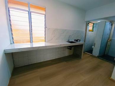 Flat For Sale in Flat Temenggong