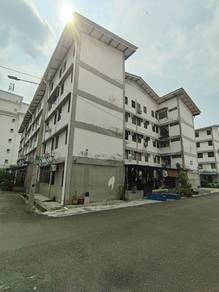 Flat For Sale in Stulang Laut