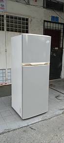 Jenama Electrolux 2door fridge refrigerator 254L