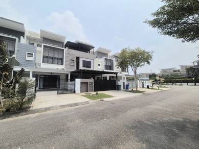 2.5-storey Terraced House For Sale in Alam Impian,SGR