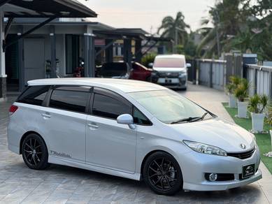 Toyota Wish X in Kota Bharu, KTN