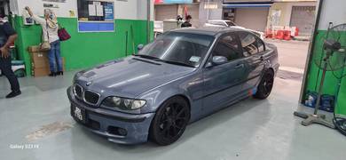 BMW 318i 18i (CKD) in Johor Bahru, JHR