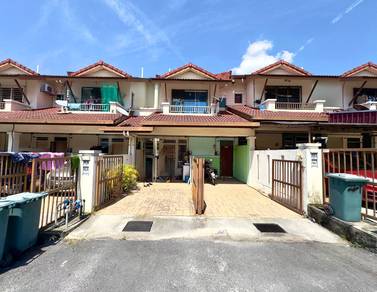 Townhouse For Sale in Seri Kembangan,SGR