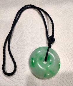 Loket Jade Hijau untuk Dijual
