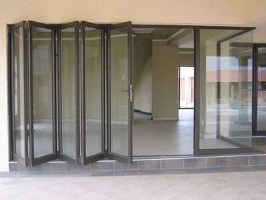 Pintu Lipat Aluminium - Ruang Tamu