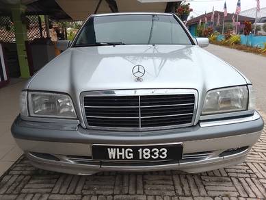 Mercedes Benz 200  in Sungai Siput, PRK