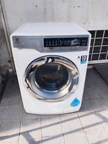 Electrolux front load washing machine washer 11-k