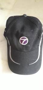 Caps