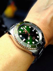 Seiko 5Sports Hulk