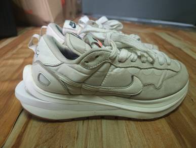 Kasut Nike Sacai White
