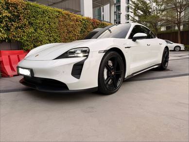 Porsche Taycan 4S in Gelugor, PNG