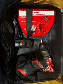 Milwaukee M12 FUEL Hammer Drill Set