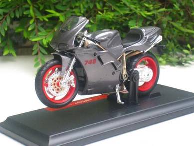 Maisto 1-18 Ducati 748 Grey 2002 Superbike