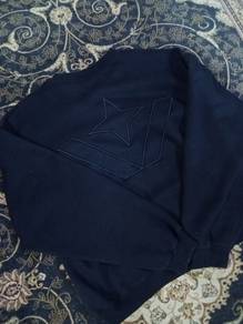 svg crewneck black 