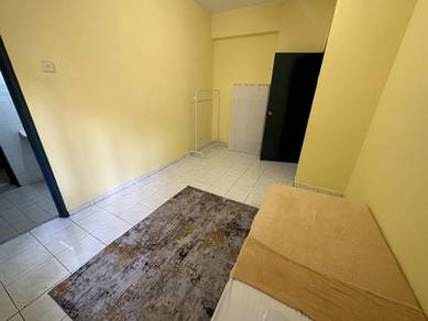 Room in Klang, SGR
