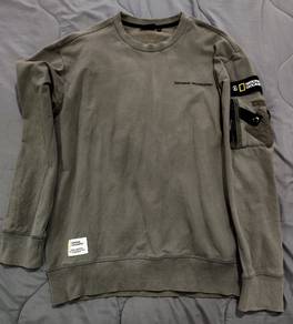 National Geographic sweatshirt