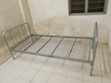Katil, RAK TV, Meja Makan Untuk Dilepaskan