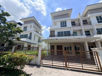 Semi-Detached House For Sale in Rawang,SGR