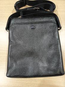 sling bag kulit asli goldlion