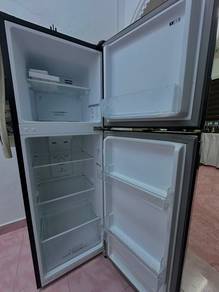 Peti Ais Hisense 220L