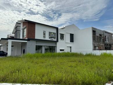 Semi-Detached House For Sale in Rawang,SGR